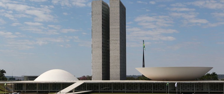 Bancada feminina encolhe no Senado; Câmara elege a maior da história